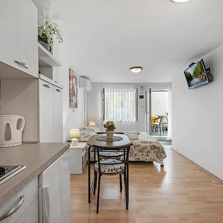 Apartamento Cozy In Vodice